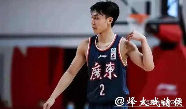 主场输给广东又怪谁，威金顿关键时刻连连送人头，广州难逃失利命运，球队配合也被拖累